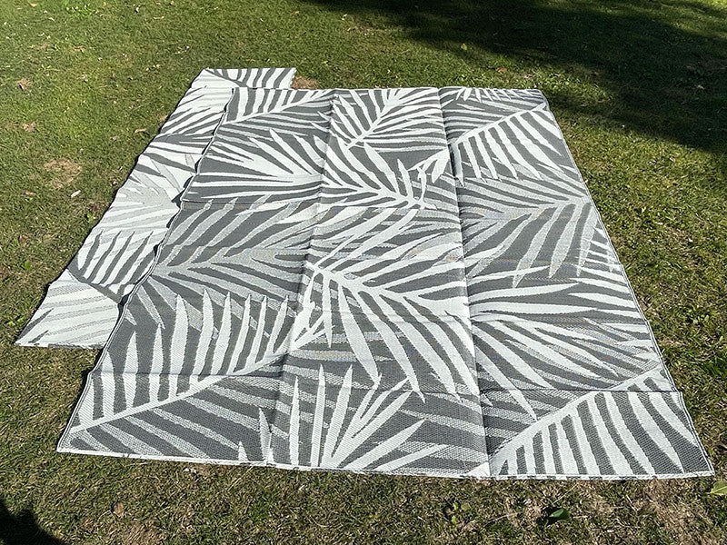 PALM FRONDS - Dark Grey, Light Grey & White (Medium)